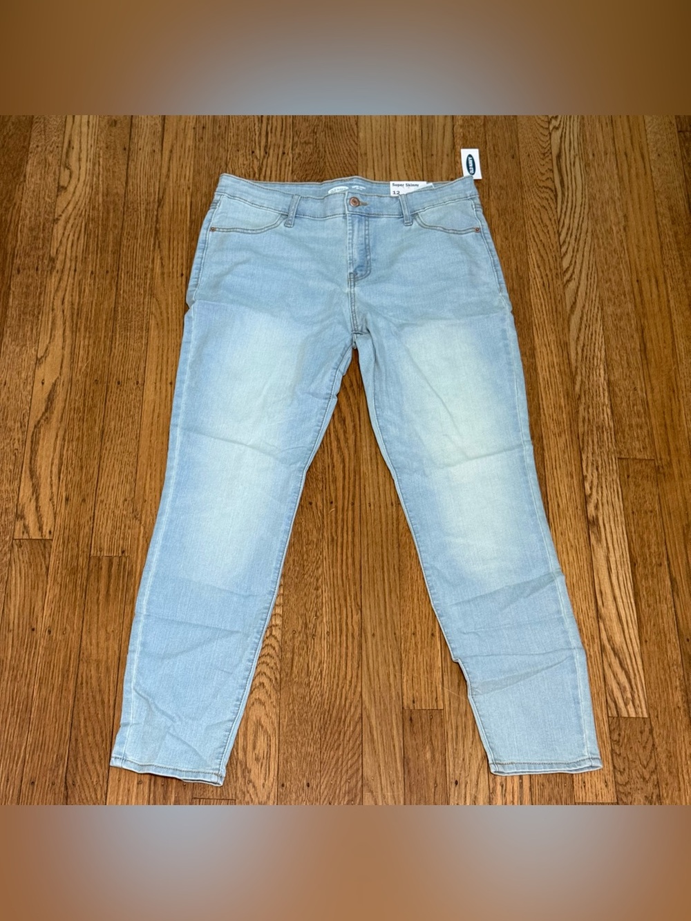NWT Old Navy Women’s Mid-Rise Super Skinny Light Denim Wash Jeans size 12